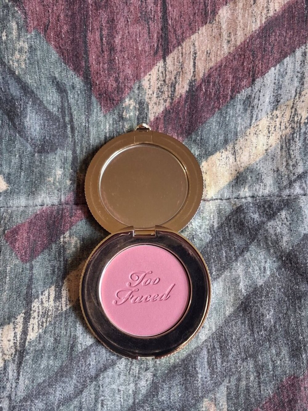 Too Faced Cloud Crush Blurring Blush – Berry Dreamy – NEW